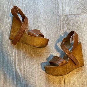 Steve Madden brown pebble leather wedges size 6